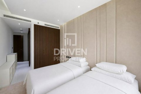 Квартира с 3 спальнями в The Address Residence Fountain Views, ОАЭ №191555 14