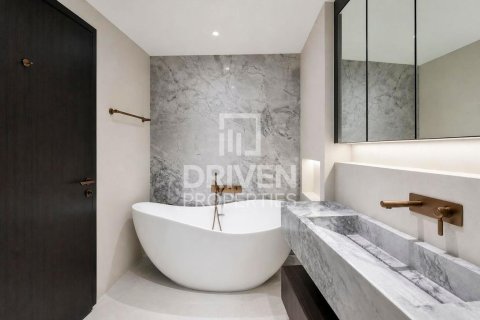 Квартира с 3 спальнями в The Address Residence Fountain Views, ОАЭ №191555 25