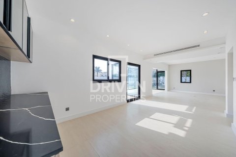 Вилла с 4 спальнями в Meadows, ОАЭ №138633 8