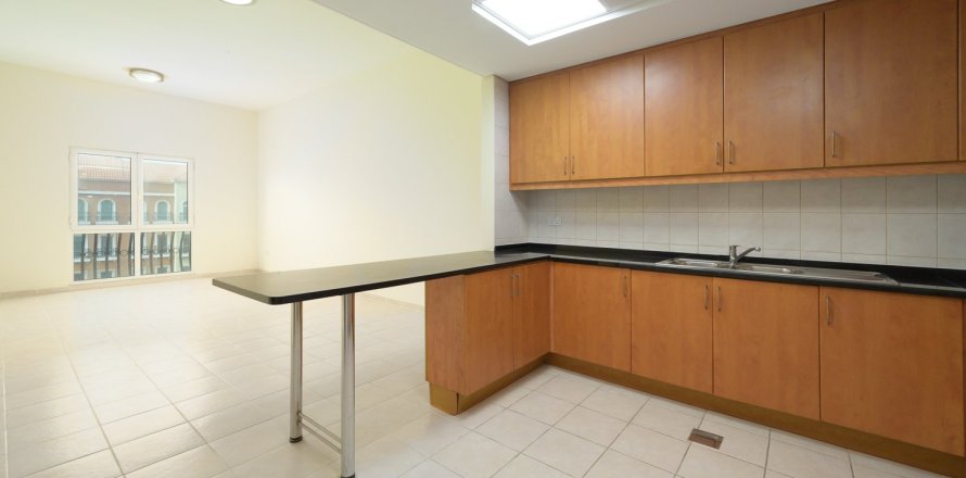 2 bedrooms Apartment in Discovery Gardens, UAE No. 195011