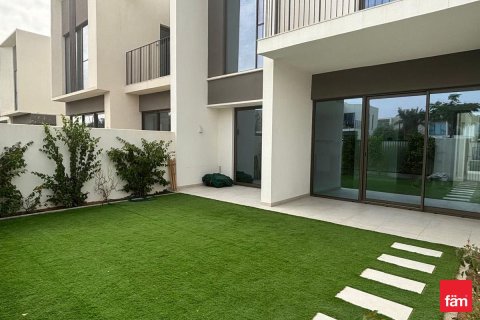 3 bedrooms Villa in Dubai, UAE No. 147679