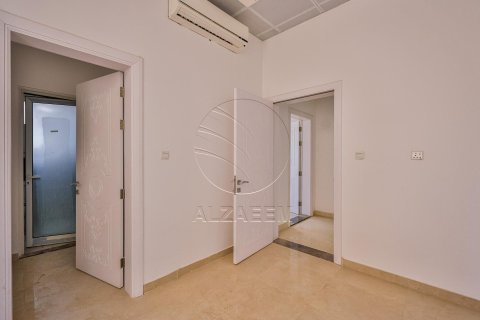 Villa de 4 dormitorios en Abu Dhabi, UAE No. 27641 19