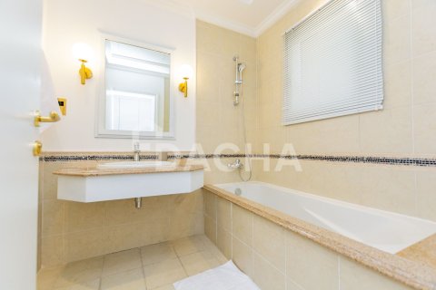 4 bedrooms Villa in Canal Cove Villas, UAE No. 161270 17