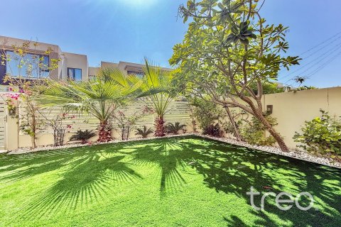3 غرف نوم فيلا في Maple 2, الإمارات العربية المتحدة رقم 173998 4