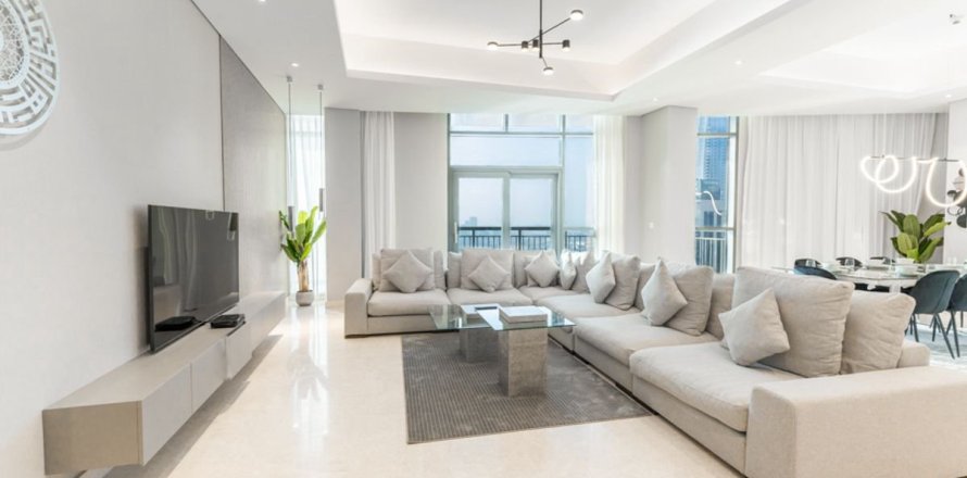4 bedrooms Apartment in Dubai, UAE No. 169086
