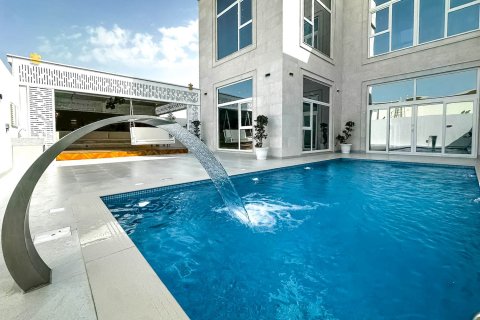 7 bedrooms Villa in Dubai, UAE No. 208909 7