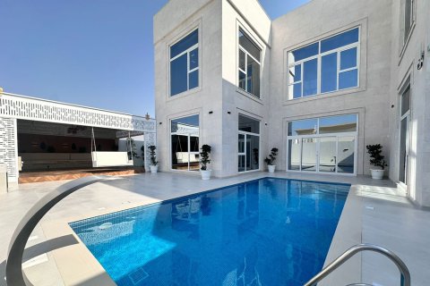 7 bedrooms Villa in Dubai, UAE No. 208909 6