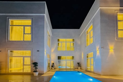 7 bedrooms Villa in Dubai, UAE No. 208909 11