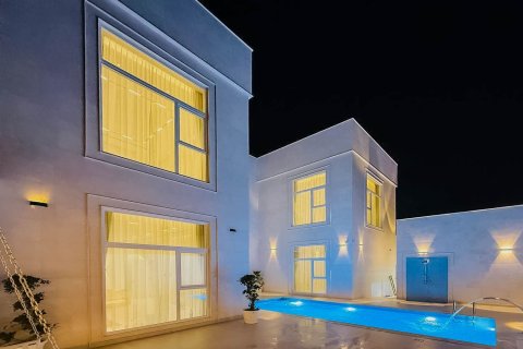 7 bedrooms Villa in Dubai, UAE No. 208909 4