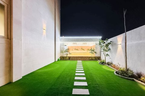 7 bedrooms Villa in Dubai, UAE No. 208909 8