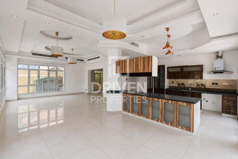 5 bedrooms Villa in The Villa, UAE No. 203983 4