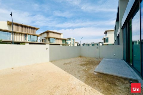 3 bedrooms Townhouse in Dubai, UAE No. 137135 13