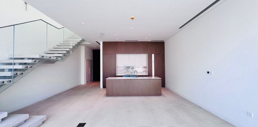 3 bedrooms Townhouse in Dubai, UAE No. 137135