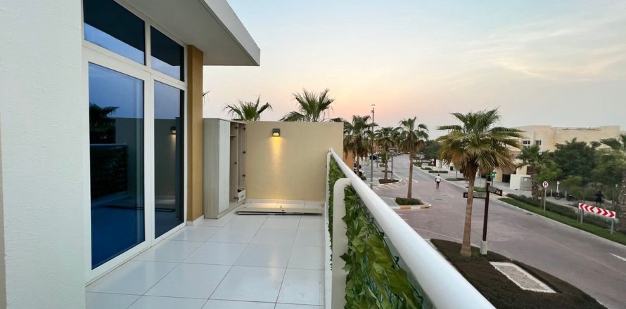 Townhouse de 3 chambres à Dubai, UAE No. 102471