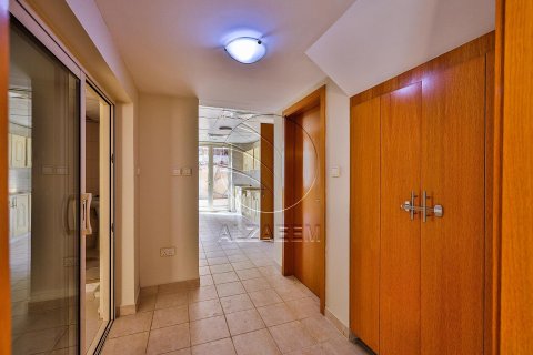 Villa de 4 chambres à Al Raha Gardens, UAE No. 89917 9