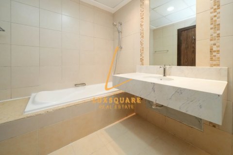 3 bedrooms Apartment in Executive Towers, UAE No. 161619 15