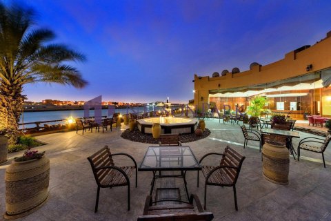 6 bedrooms Villa in Doha, Qatar No. 58320 20