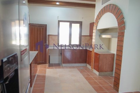 6 bedrooms Villa in Doha, Qatar No. 58320 15