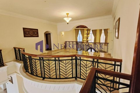 6 bedrooms Villa in Doha, Qatar No. 58320 5