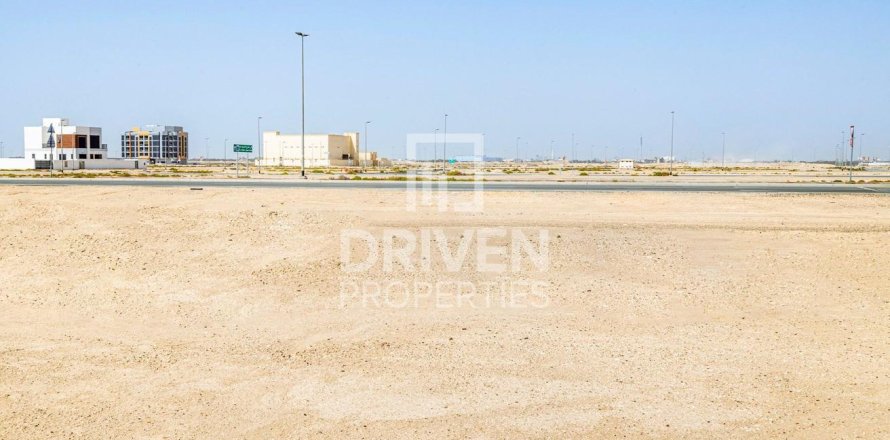 900.04m² Land in Jebel Ali, UAE No. 204013
