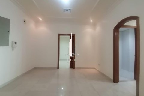 Appartement de 4 chambres à Al Khalidiya, UAE No. 49649 4