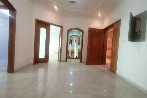 Appartement de 4 chambres à Al Khalidiya, UAE No. 49649 18