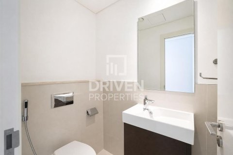 Квартира с 2 спальнями в BLVD Crescent, ОАЭ №192652 15
