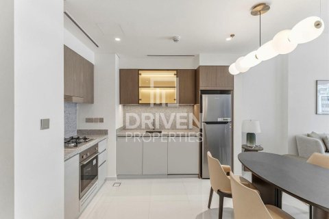 Квартира с 1 спальней в EMAAR Beachfront, ОАЭ №192648 5