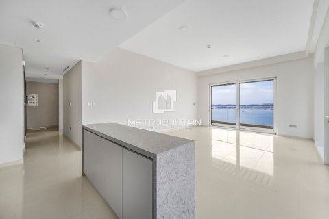 Квартира с 2 спальнями в EMAAR Beachfront, ОАЭ №78101 4