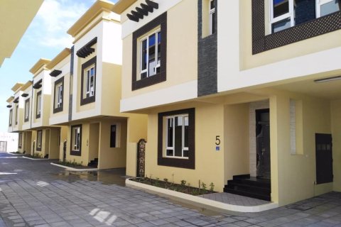 Villa de 5 dormitorios en As Sib, Oman No. 54262 1
