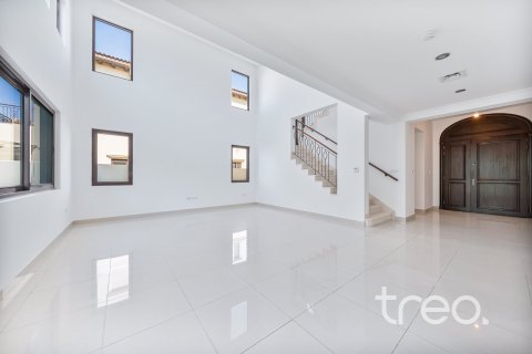 Villa de 4 dormitorios en Rasha, UAE No. 206175 4