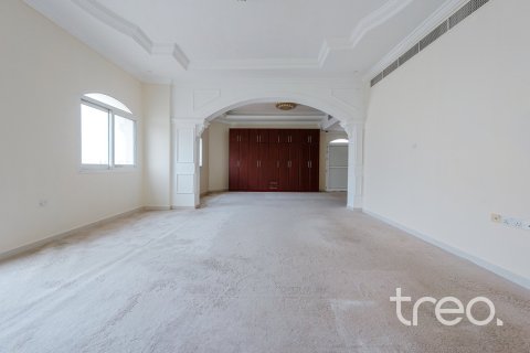 Villa de 4 dormitorios en Dubai, UAE No. 206179 11