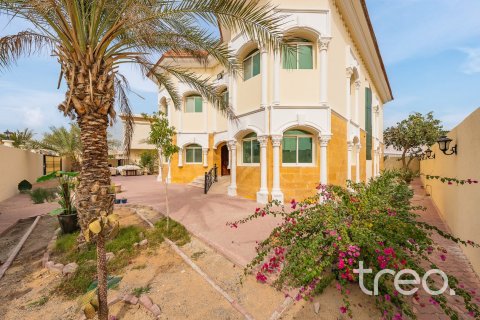 Villa de 4 dormitorios en Dubai, UAE No. 206179 6