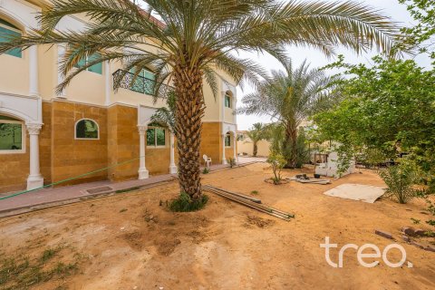 Villa de 4 dormitorios en Dubai, UAE No. 206179 19