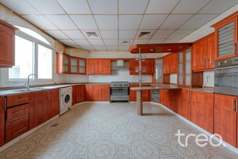 Villa de 4 dormitorios en Dubai, UAE No. 206179 8