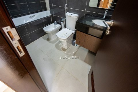 Квартира с 2 спальнями в BUROOJ VIEWS TOWER, №130940 15