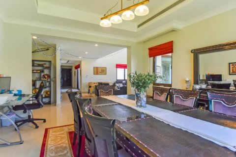 Villa de 5 dormitorios en Rasha, UAE No. 76373 9