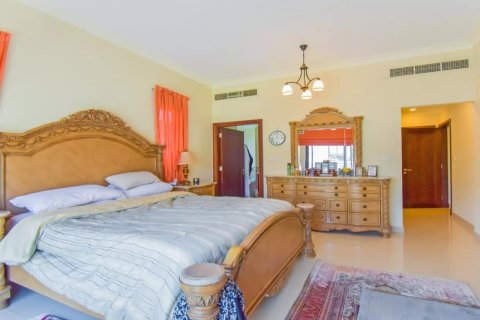 Villa de 5 dormitorios en Rasha, UAE No. 76373 16