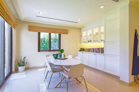 Villa de 5 dormitorios en Rasha, UAE No. 76373 7