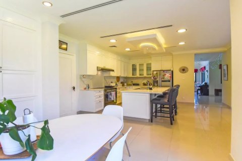 Villa de 5 dormitorios en Rasha, UAE No. 76373 12