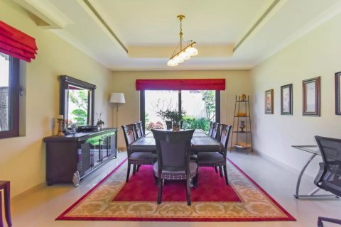 Villa de 5 dormitorios en Rasha, UAE No. 76373 5