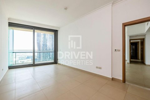 Квартира с 2 спальнями в Burj Vista, ОАЭ №193499 3