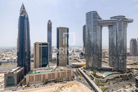 Квартира с 2 спальнями в Burj Vista, ОАЭ №193499