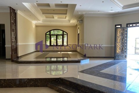 7 bedrooms Villa in Doha, Qatar No. 58580 4
