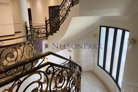 7 bedrooms Villa in Doha, Qatar No. 58580 9
