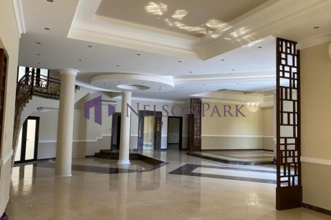 7 bedrooms Villa in Doha, Qatar No. 58580 1