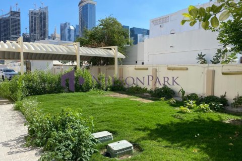 7 bedrooms Villa in Doha, Qatar No. 58580 14