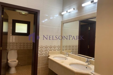 7 bedrooms Villa in Doha, Qatar No. 58580 7