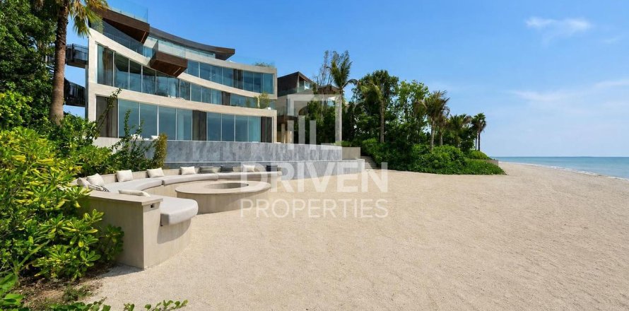 Studio Villa in The World Islands, UAE No. 192179