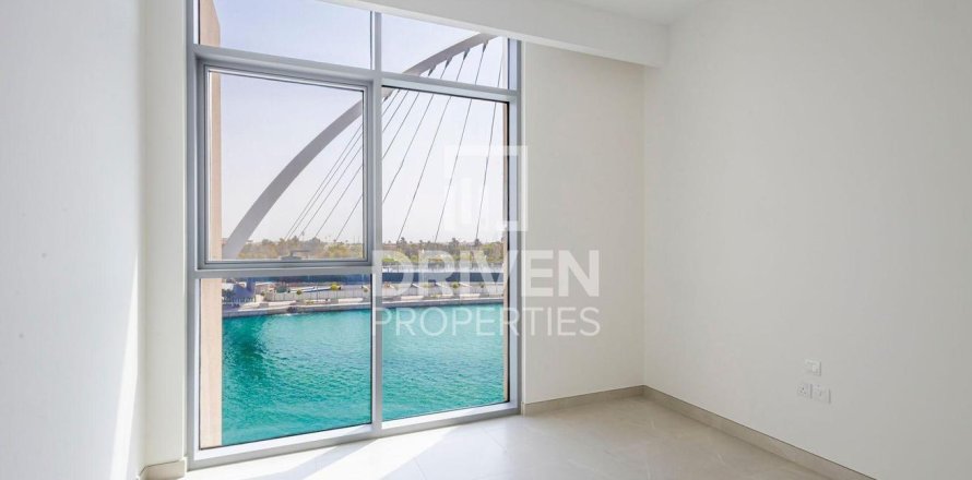 Apartment de 2 dormitorios en Al Wasl, UAE No. 192177